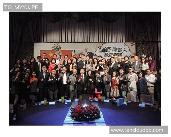 足球明星齐聚一堂送祝福精彩拜年视频尽显团圆喜庆氛围