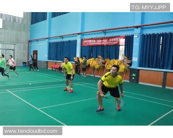 南京羽毛球队在邀请赛中以76分稳居积分榜首位展现强劲实力